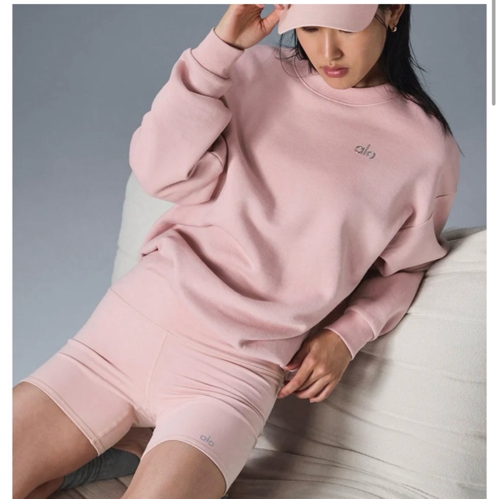 Alo yoga sweatshirt
